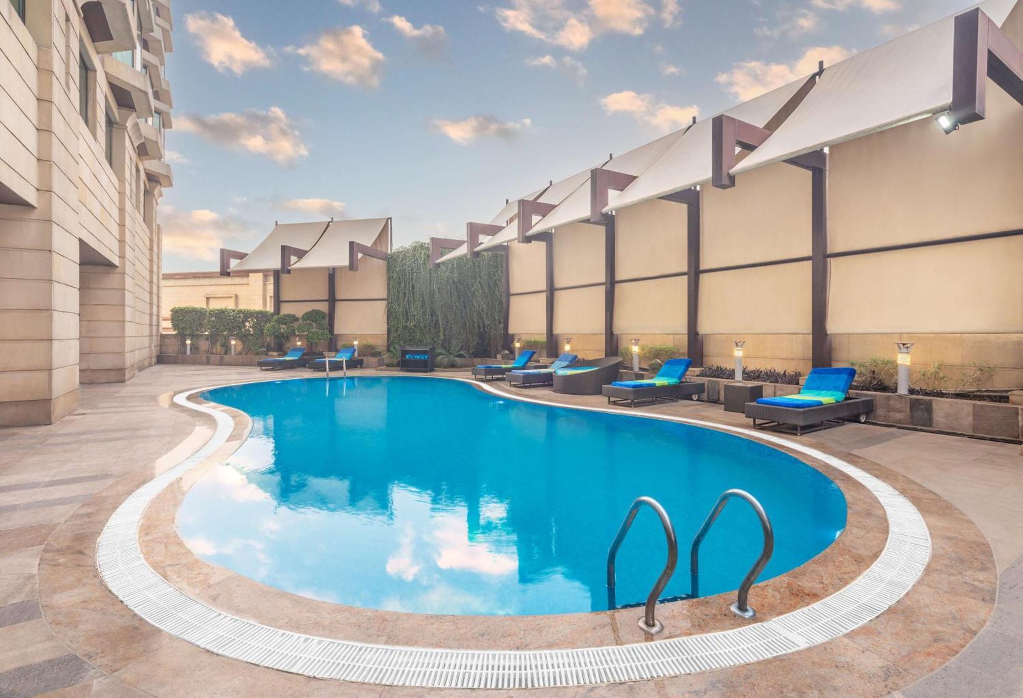 Radisson Gurugram Sohna Road City Center Gurgaon Eksteriør billede